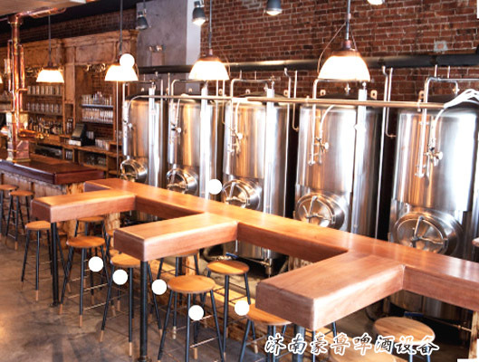 鮮釀啤酒設備展示區(qū)